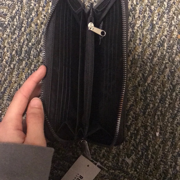 Kenneth Cole wallet - Picture 2 of 3